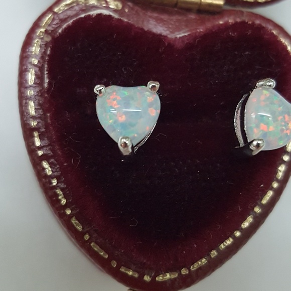 Cute 925 Silver White/Blue Fire Opal Heart Studs - Picture 3 of 4